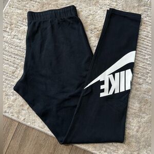Nike Women’s Leg A See legging black Size M